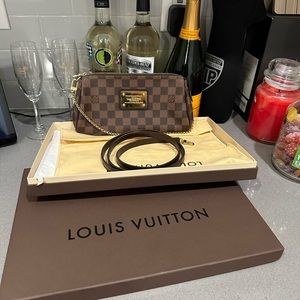Authentic Louis Vuitton Eva pochette de cross body purse